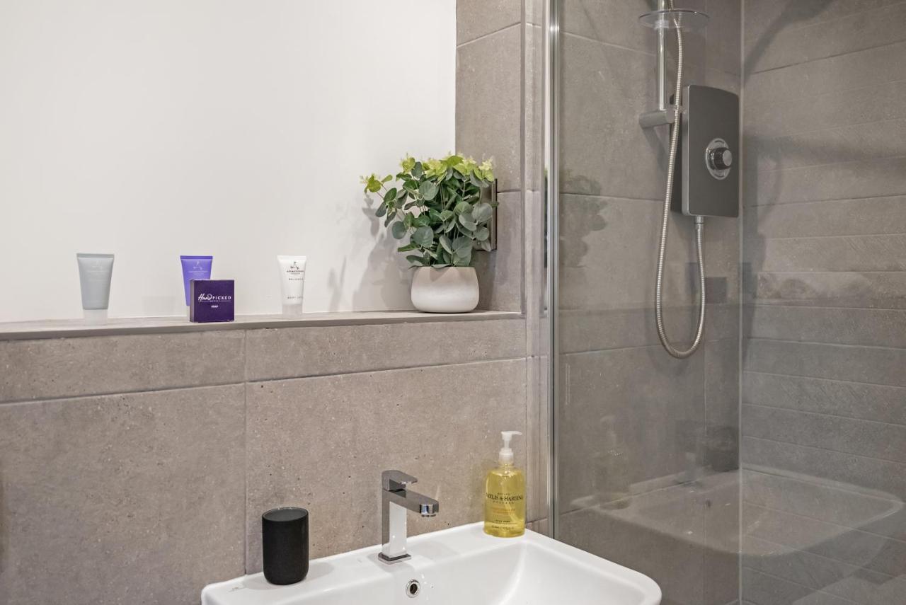 Tailored Stays - Water Street Apartments Кембридж Экстерьер фото